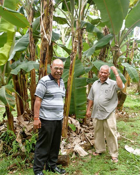 One of Lois’ legacies is the IFCP, which she co-founded with Pohnpei State Agriculture Chief Adelino Lorens (right). She was replaced at the helm of the IFCP by Rainer Jimmy (left). (Photo by A. Vezina)